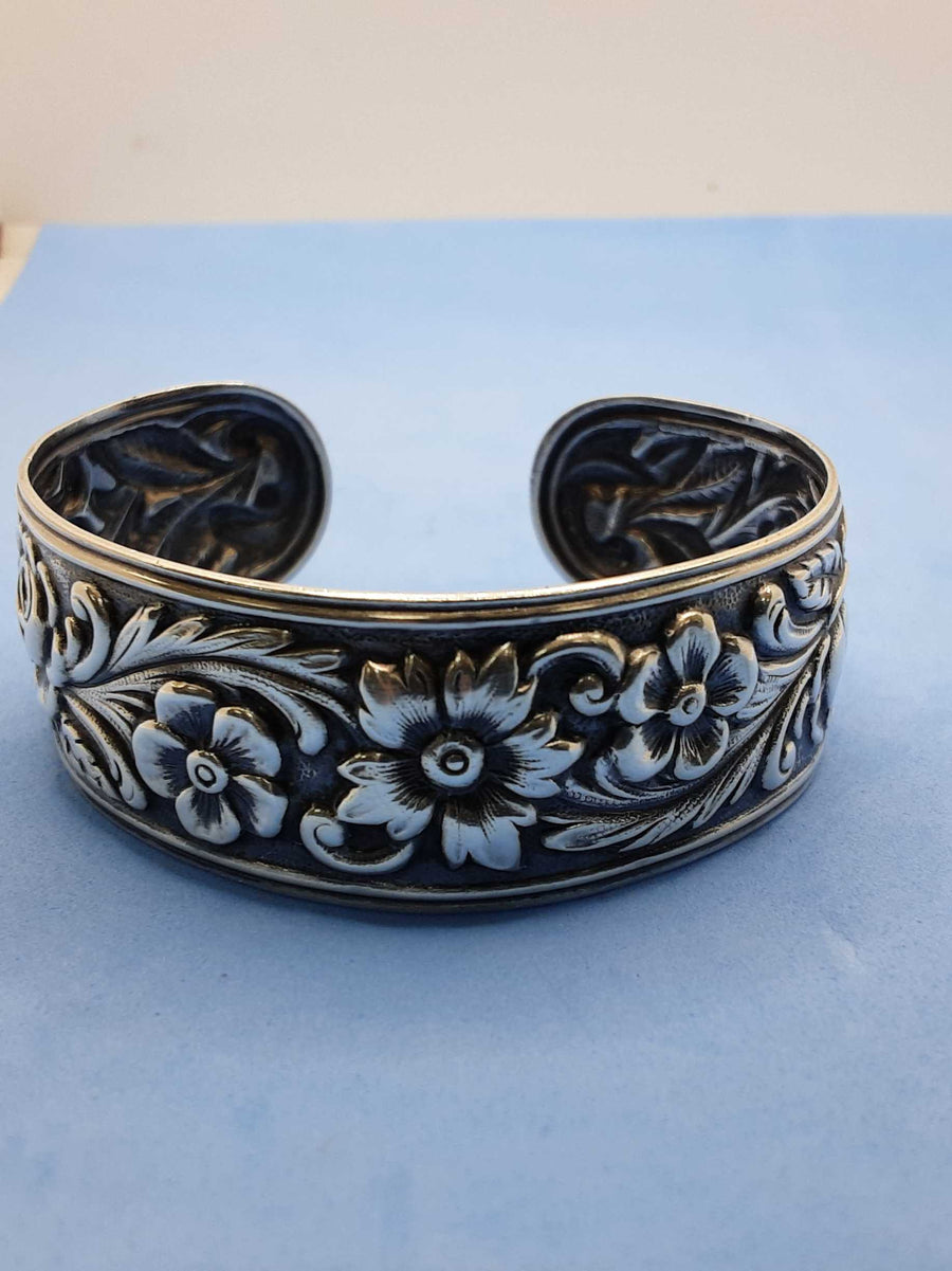 Bangle Bracelet - Silver 31.7 grams 8 inch