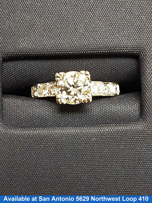 Women's Ring - Platinum 2.6 grams Size 6.5