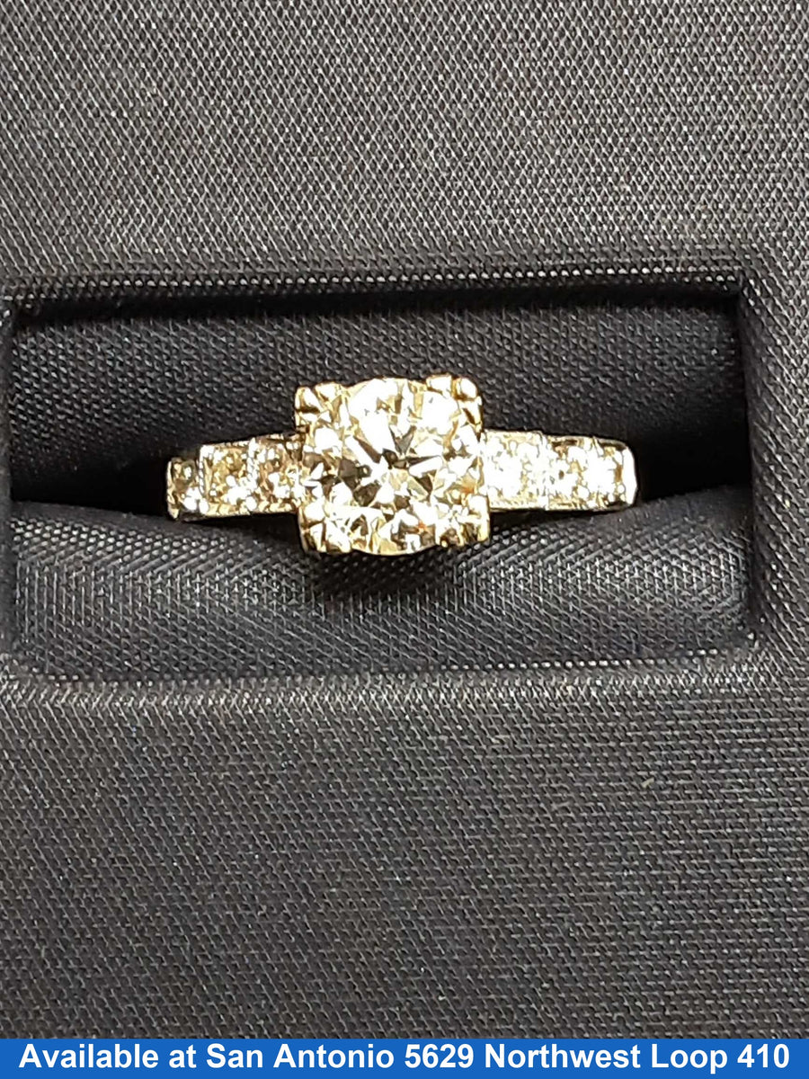 Women's Ring - Platinum 2.6 grams Size 6.5
