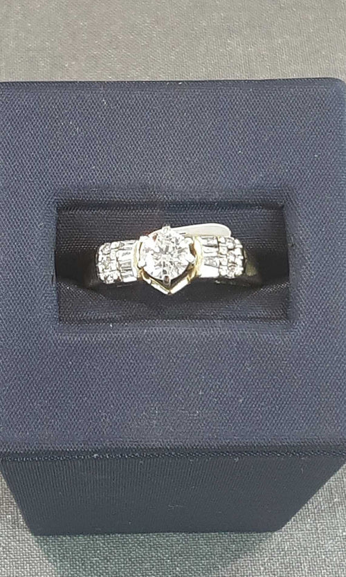 Women's Ring - Solitaire - Yellow Gold 14k (.585) 4.9 grams Size 7