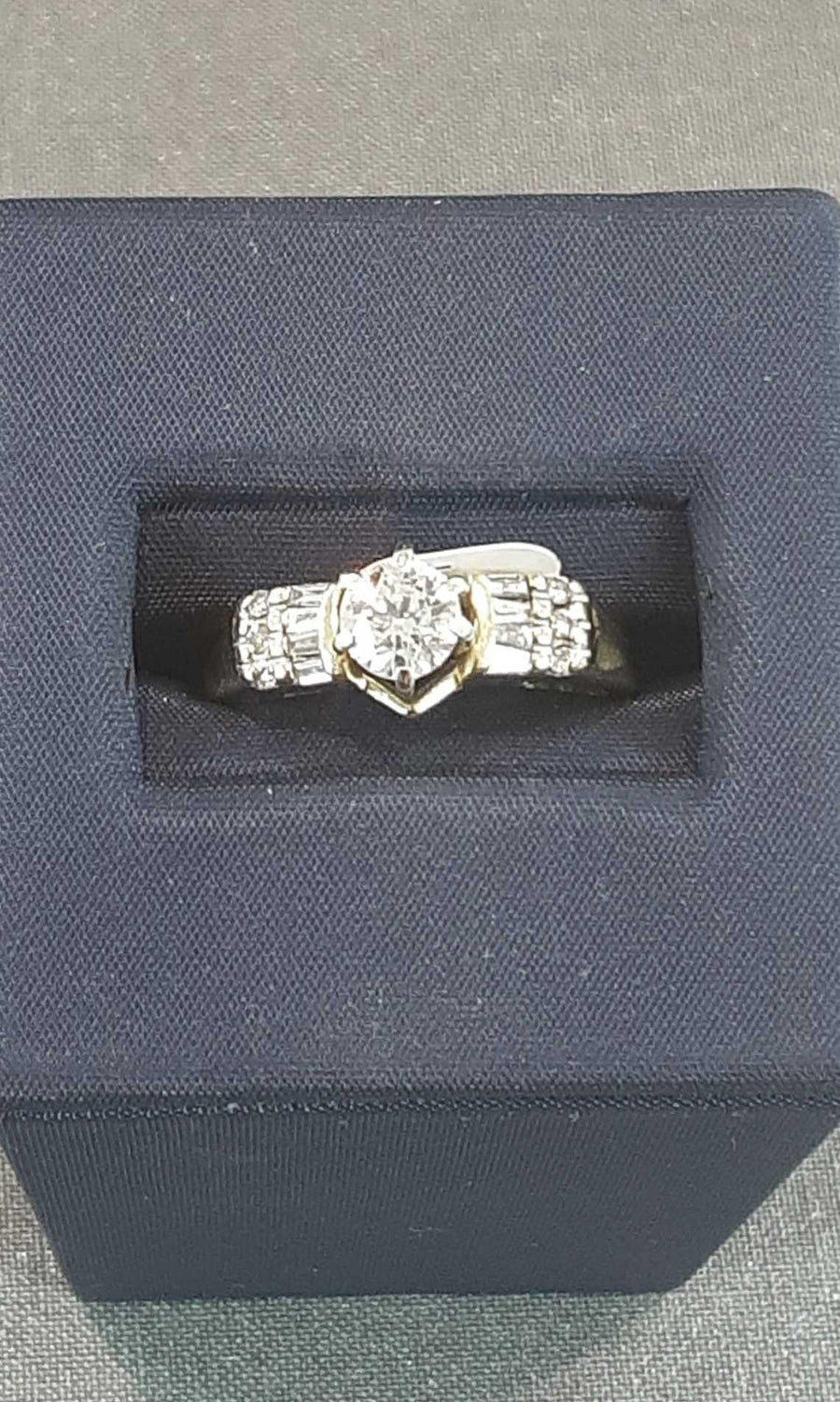 Women's Ring - Solitaire - Yellow Gold 14k (.585) 4.9 grams Size 7