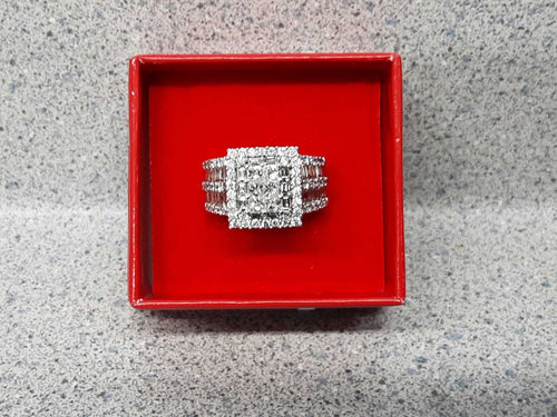 Women's Ring - White Gold 14k (.585) 11.8 grams Size 7