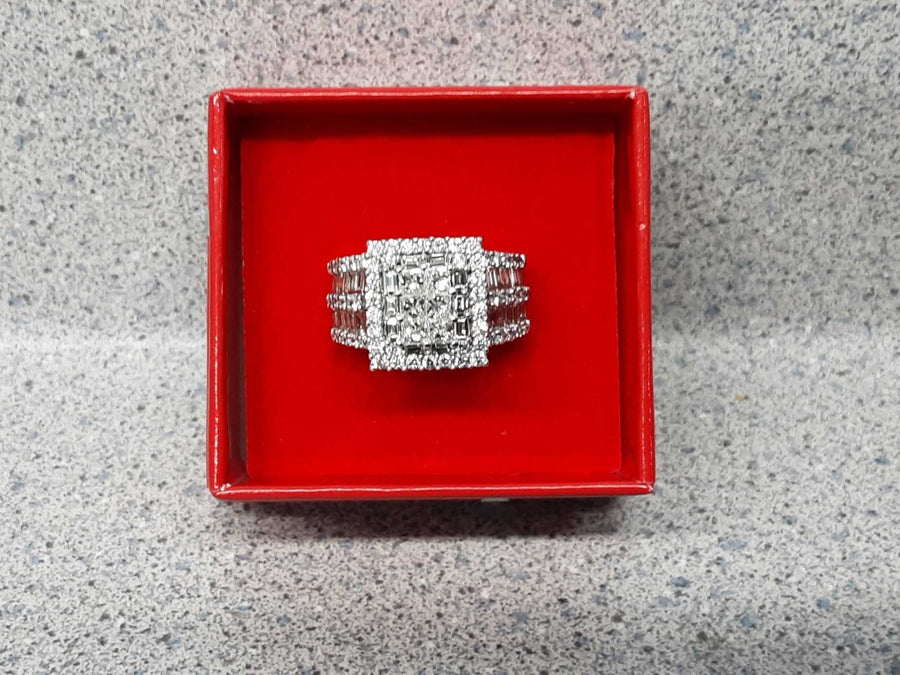 Women's Ring - White Gold 14k (.585) 11.8 grams Size 7