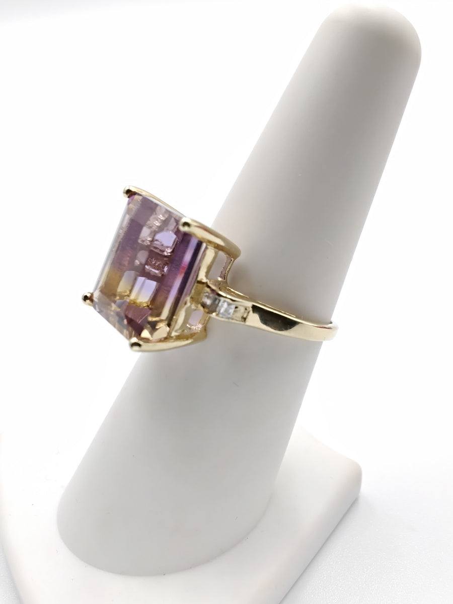 Amethyst Ring With Orange Hues 10k Yellow Gold (.417) 4.3 Grams Size 8