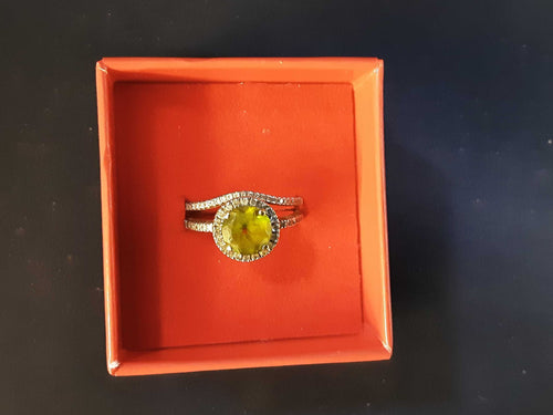 Women's Ring - Yellow Gold 14k (.585) 5 grams Size 9.5