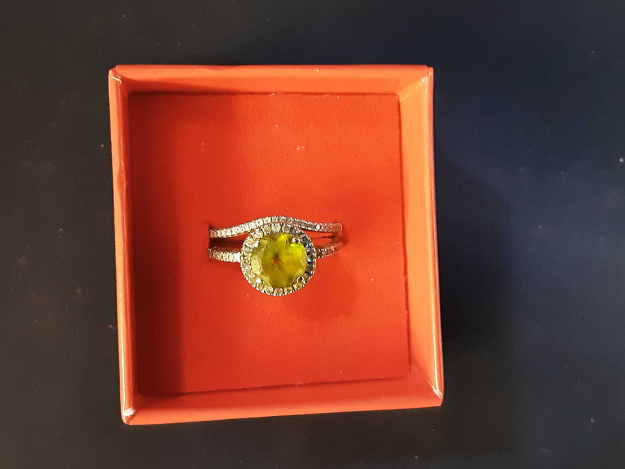 Women's Ring - Yellow Gold 14k (.585) 5 grams Size 9.5