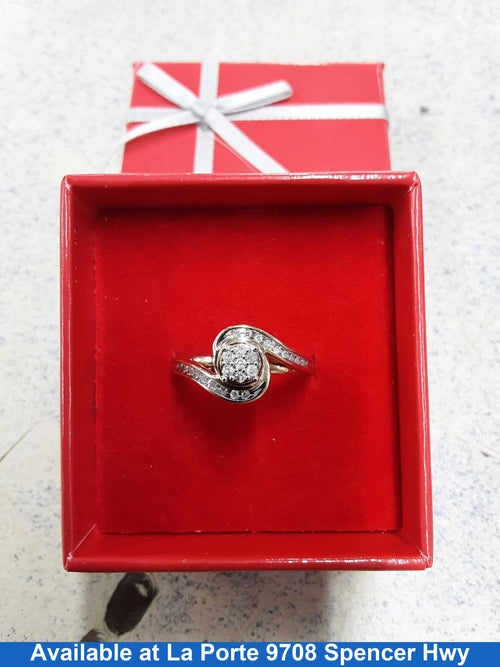 Women's Ring - Yellow Gold 10k (.417) 2.4 grams Size 7