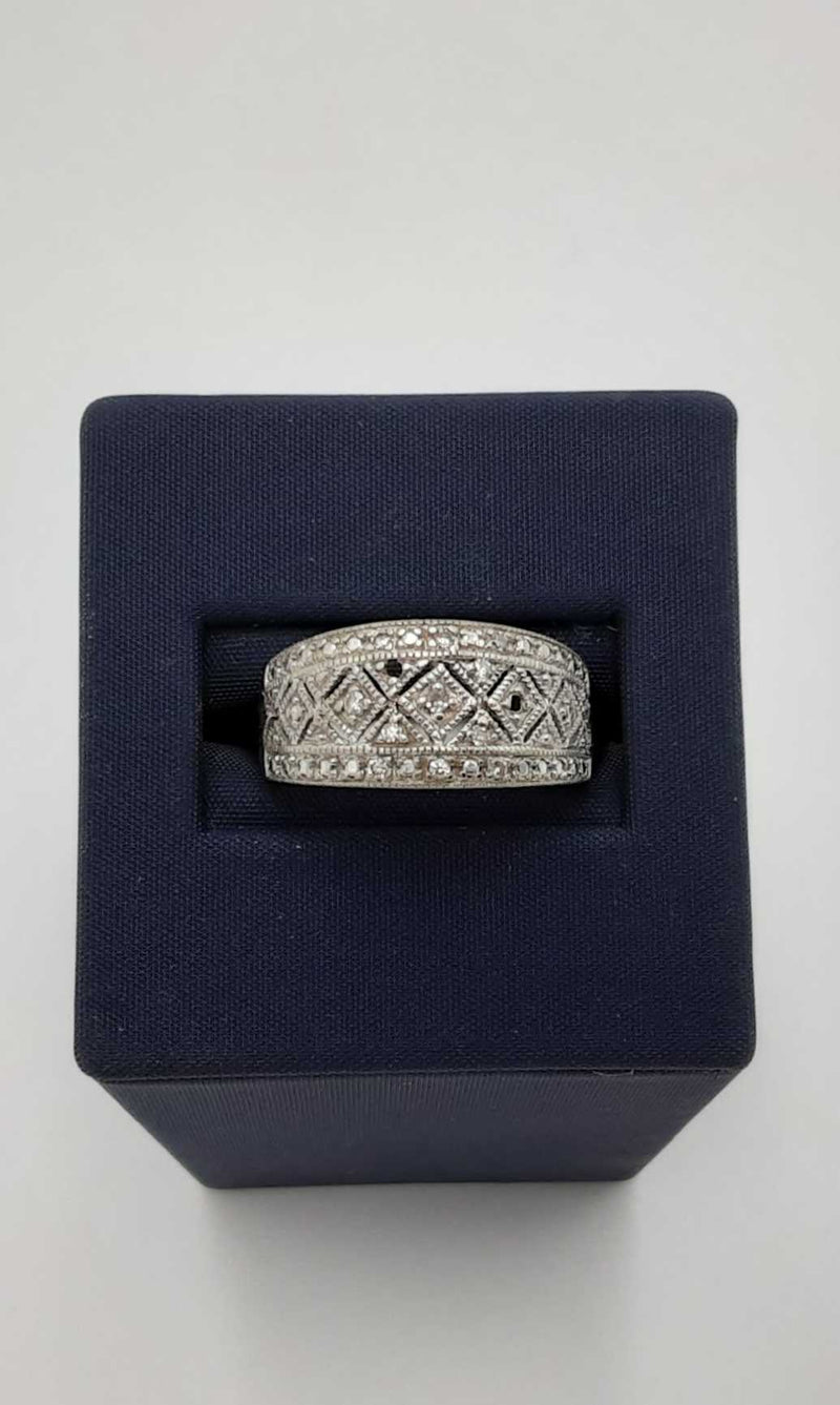 White Gold 10k (.417) 3.1 grams Size 7