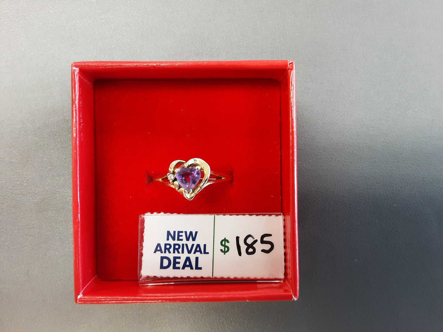 Women's Ring - Yellow Gold 14k (.585) 1.9 grams Size 8