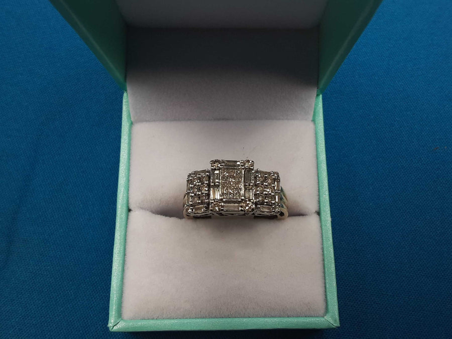 Women's Ring - Yellow Gold 14k (.585) 7 grams Size 7.5