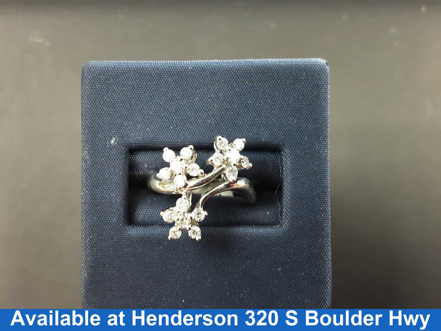 Women's Ring - White Gold 18k (.750) 3.7 grams Size 20