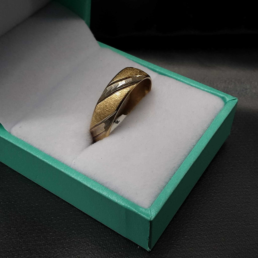 Men's Ring - Yellow Gold 10k (.417) 4.3 grams Size 9