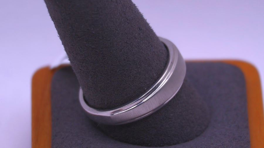 Ring - Wedding Band - White Gold 10k (.417) 4.2 grams Size 11