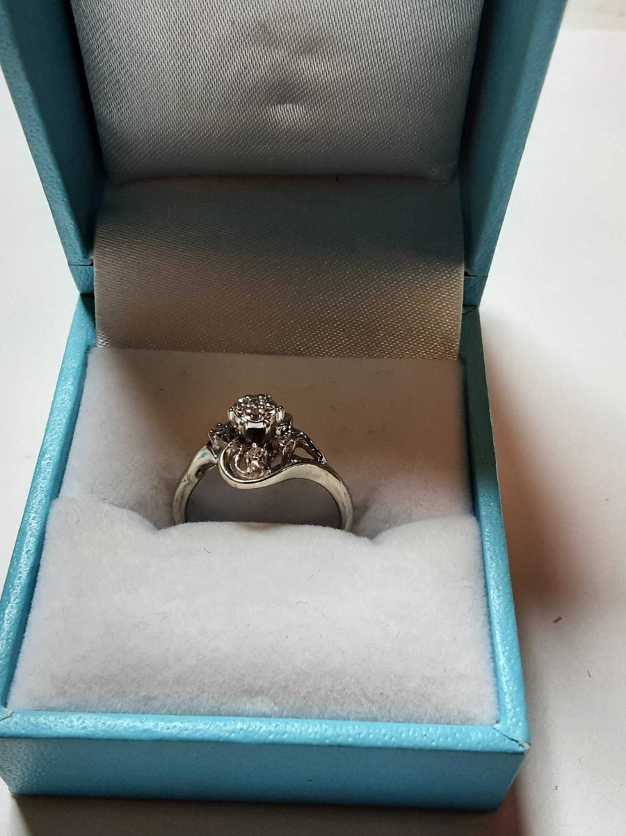 Women's Ring - White Gold 14k (.585) 2.6 grams Size 5