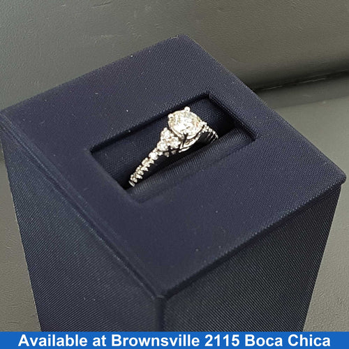 Women's Ring - Solitaire - White Gold 10k (.417) 2.7 grams Size 7.5