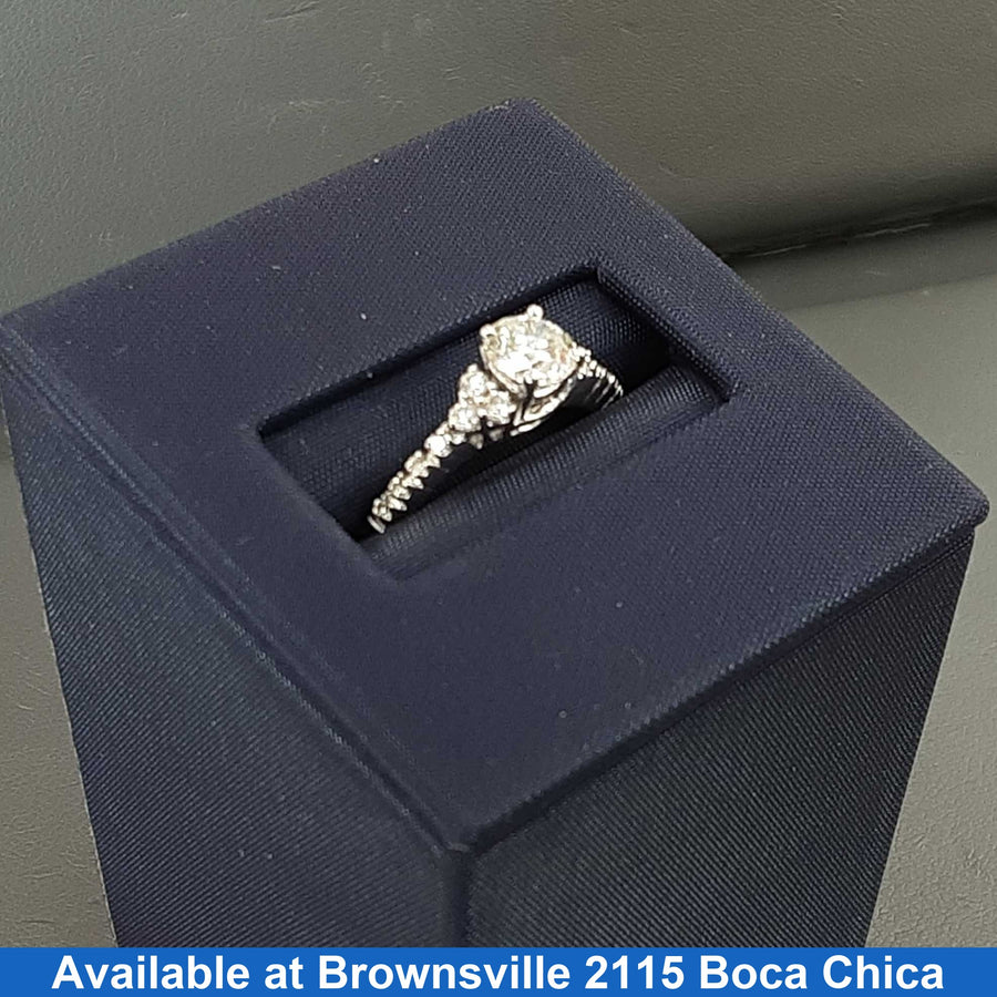 Women's Ring - Solitaire - White Gold 10k (.417) 2.7 grams Size 7.5