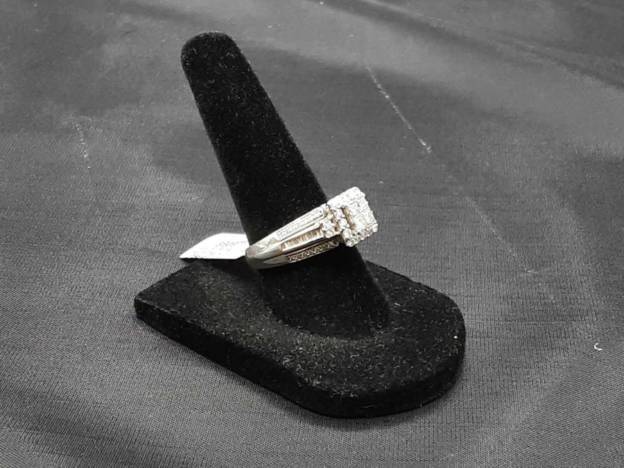 Women's Ring - White Gold 14k (.585) 4.5 grams Size 6.5
