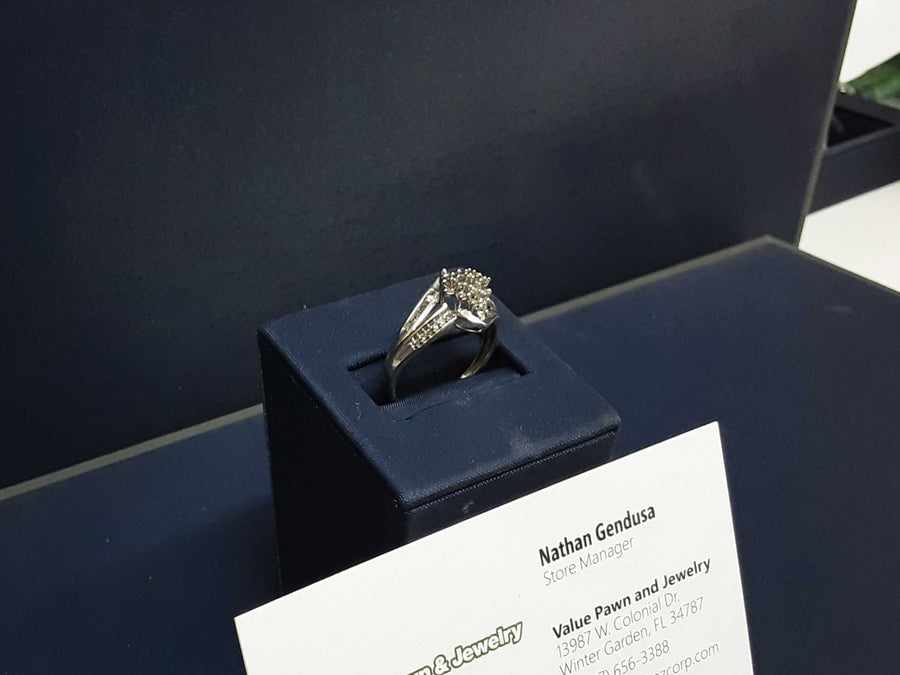 Women's Ring - White Gold 10k (.417) 2.6 grams Size 8