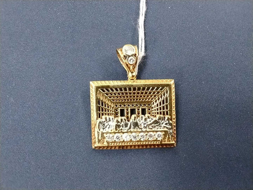 Religious Pendant - Yellow Gold 10k (.417) 3.6 grams