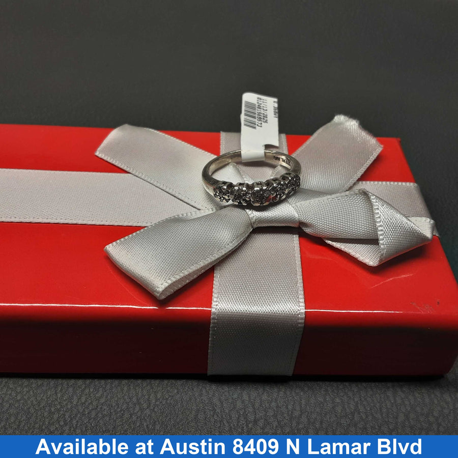 Women's Ring - Silver 2.9 grams Size 6