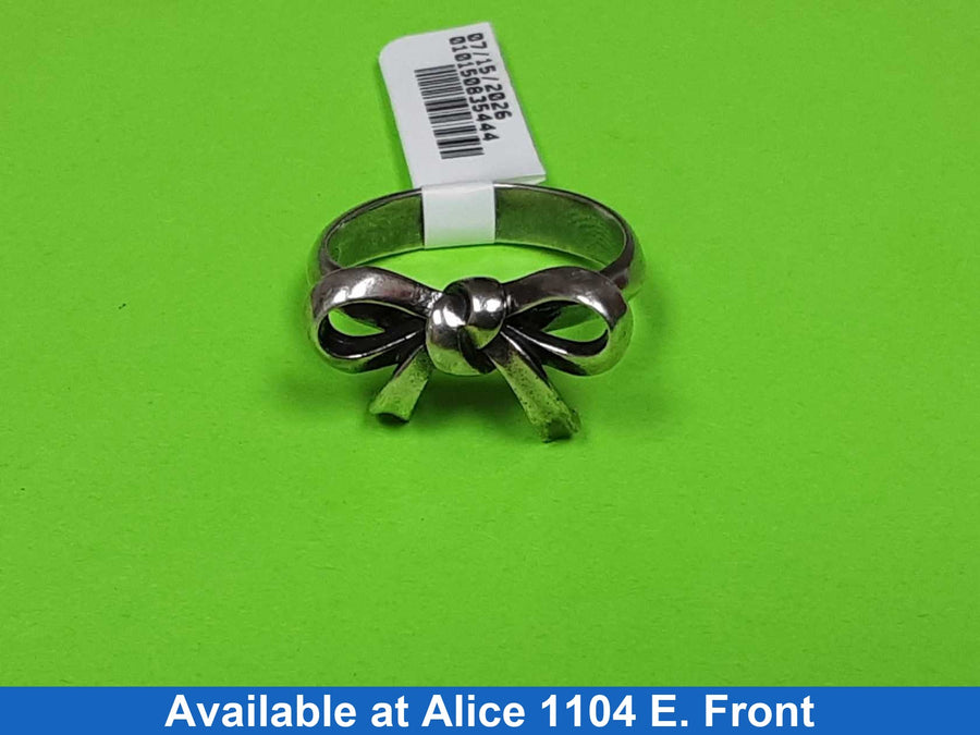 Women's Ring - Silver 6.2 grams Size 10.5