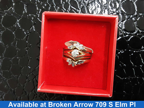 Women's Ring - Yellow Gold 10k (.417) 7.9 grams Size 6