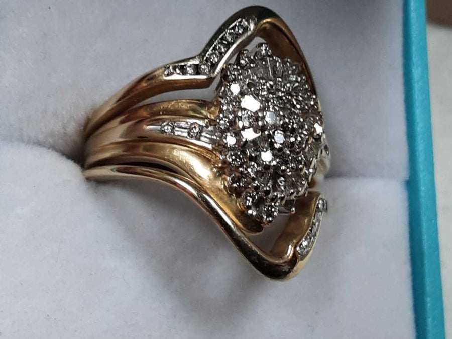 Ring - Engagement Set - Yellow Gold 10k (.417) 8.2 grams Size 7.5