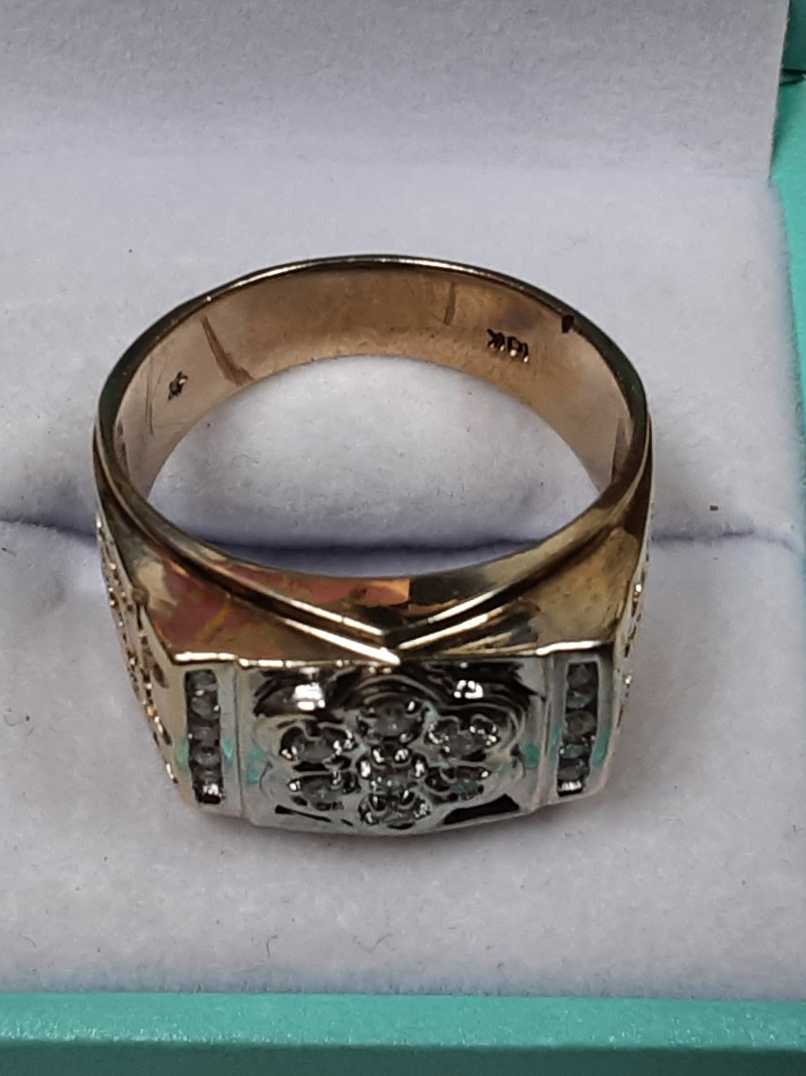 Women's Ring - Yellow Gold 10k (.417) 8.1 grams Size 10.5