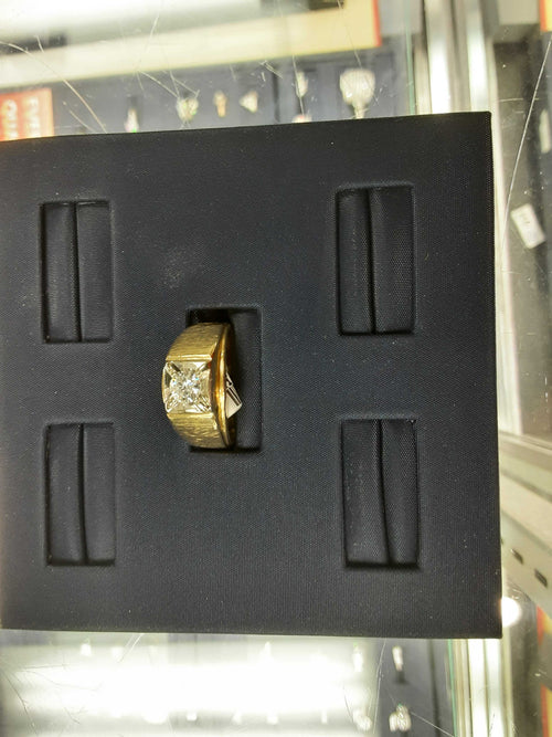 Men's Ring - Yellow Gold 14k (.585) 8 grams Size 20