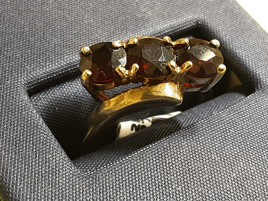 Women's Ring - Yellow Gold 10k (.417) 3.1 grams Size 9.5