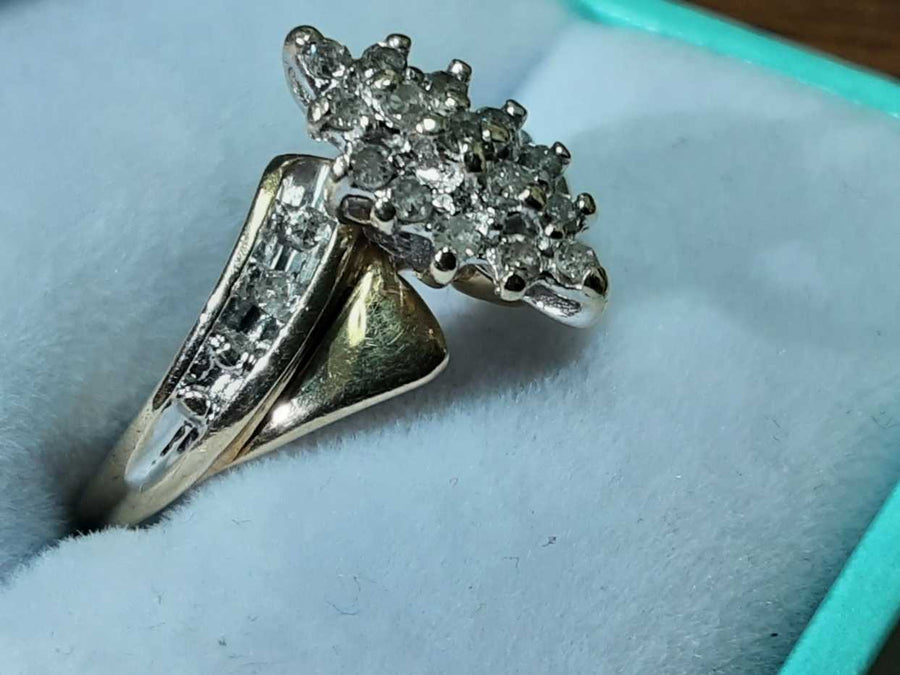 Women's Ring - Yellow Gold 10k (.417) 2.7 grams Size 7.5
