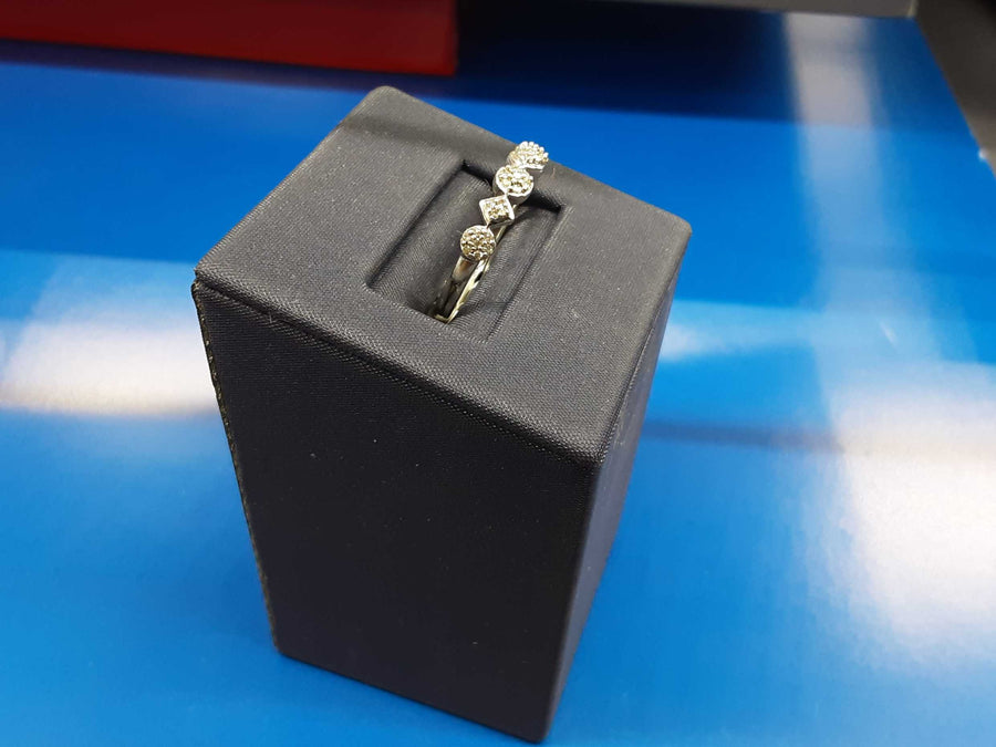 Women's Ring - White Gold 10k (.417) 2 grams Size 20