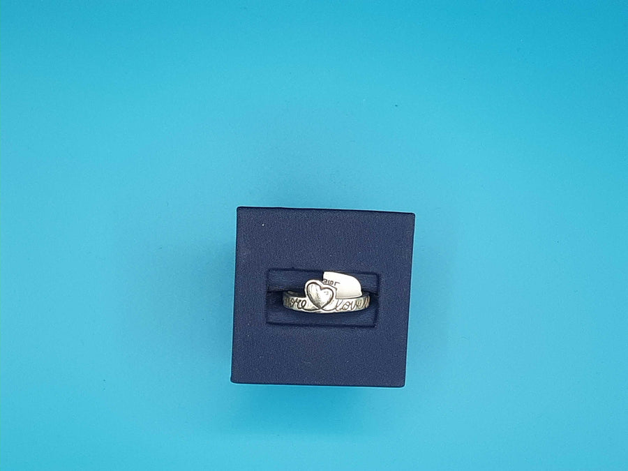 Women's Ring - Silver 2.9 grams Size 7.5