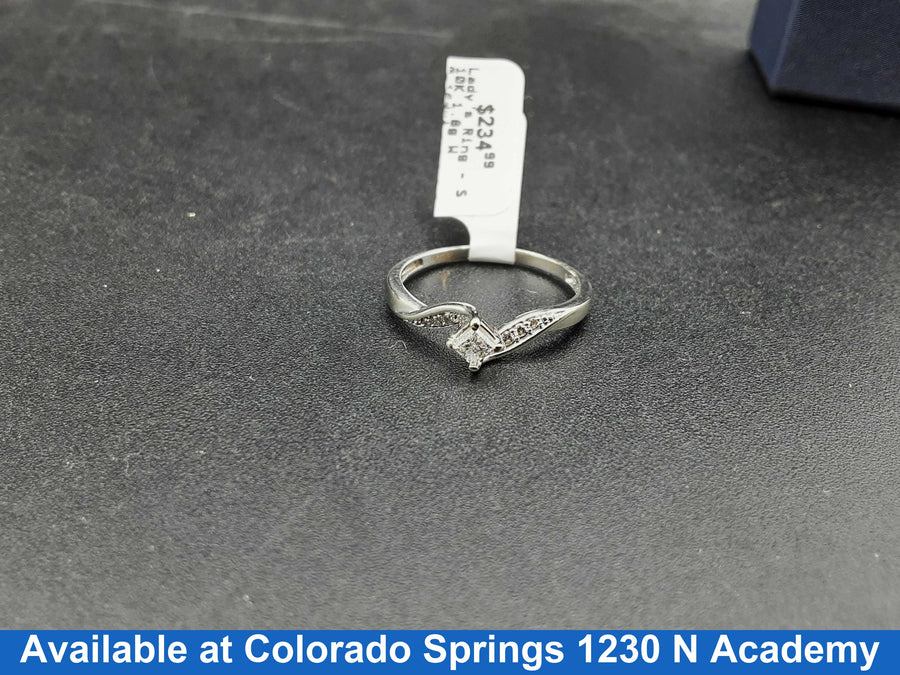 Women's Ring - Solitaire - White Gold 10k (.417) 1.8 grams Size 9.5