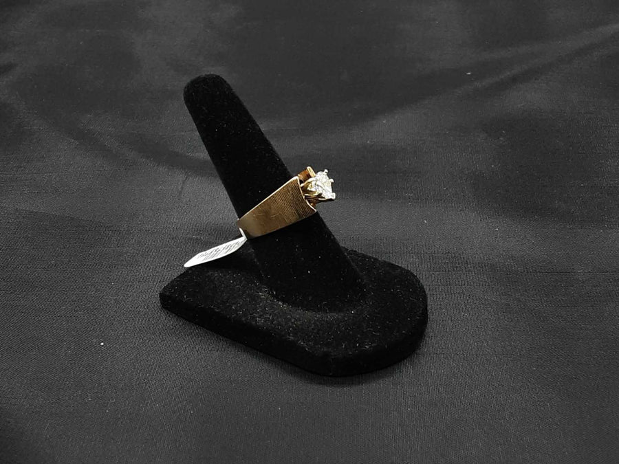Women's Ring - Solitaire - Yellow Gold 14k (.585) 6 grams Size 5