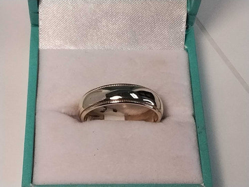 Ring - Wedding Band - Yellow Gold 14k (.585) 6.3 grams Size 7.5