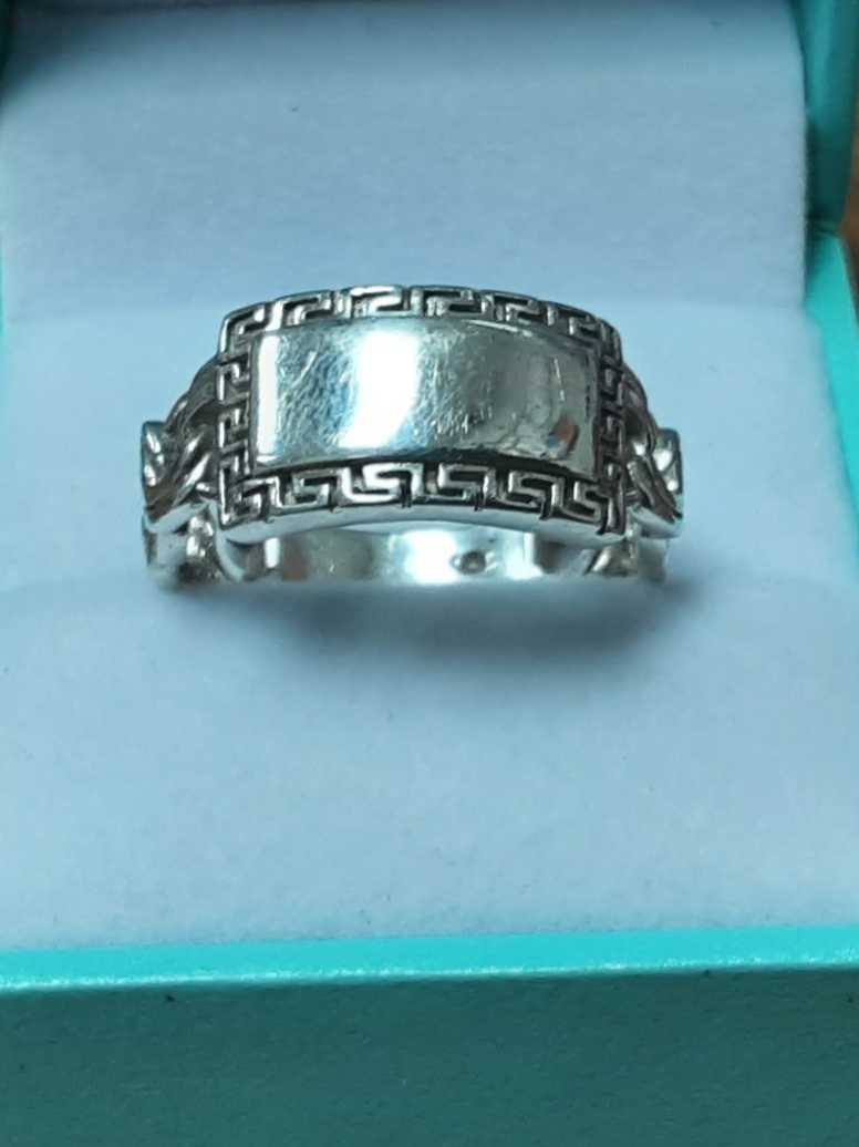 Men's Ring - Silver 5.4 grams Size 9.5