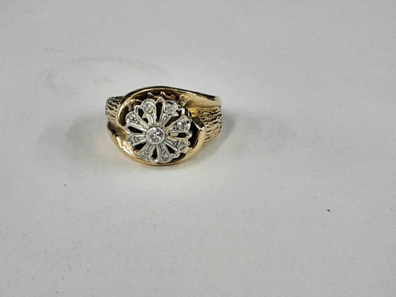 Man's Ring - Cluster Yellow Gold 18k (.750) 10.8 grams Size 11