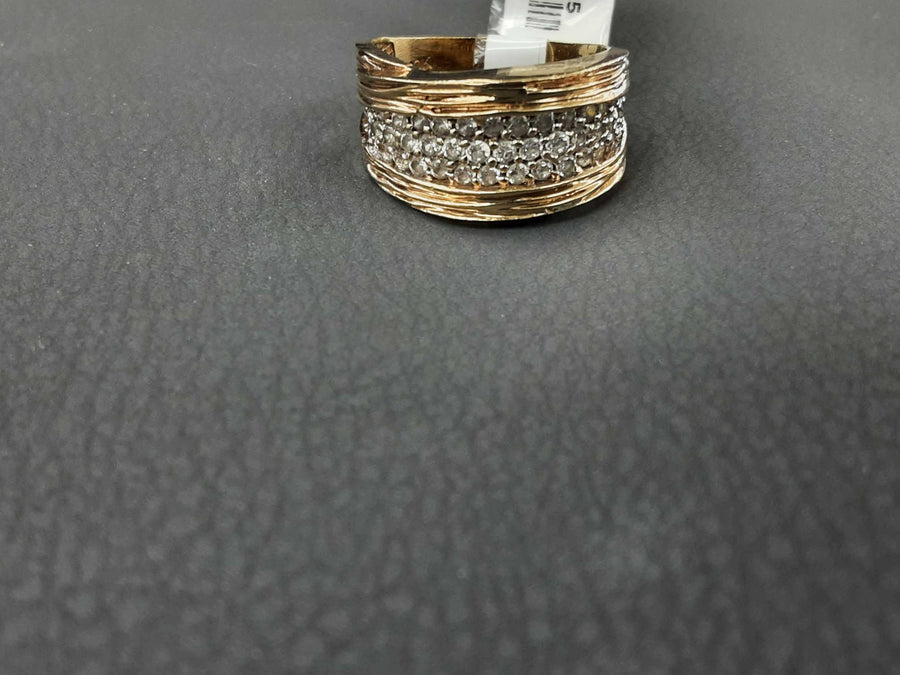Women's Ring - Yellow Gold 10k (.417) 7 grams Size 9.5