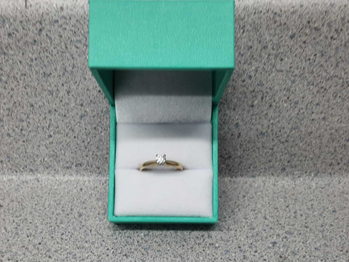 Women's Ring - Solitaire - Yellow Gold 14k (.585) 2.1 grams Size 5.5