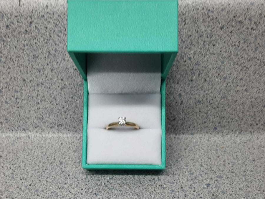 Women's Ring - Solitaire - Yellow Gold 14k (.585) 2.1 grams Size 5.5