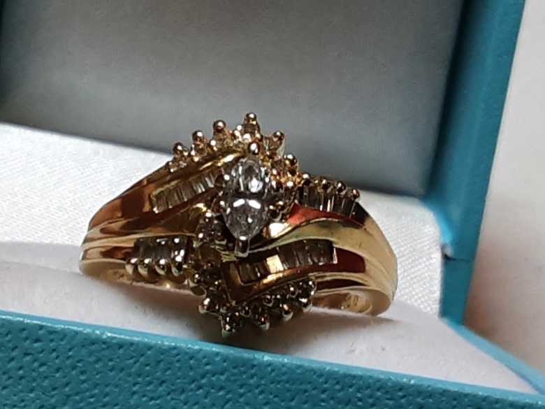 Women's Ring - Yellow Gold 14k (.585) 4.7 grams Size 7.5