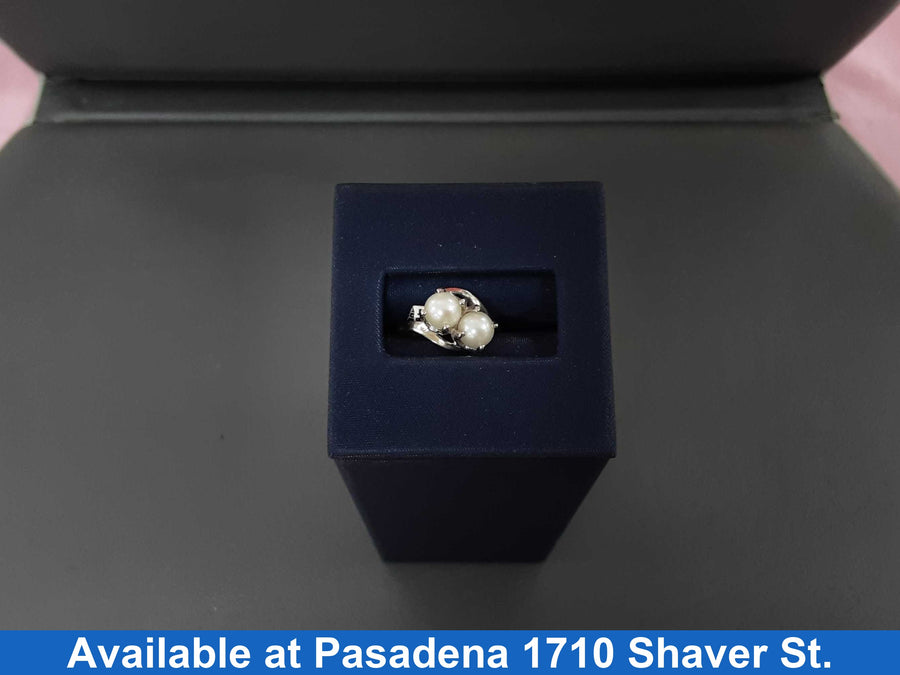 Women's Ring - White Gold 10k (.417) 2.4 grams Size 5.5