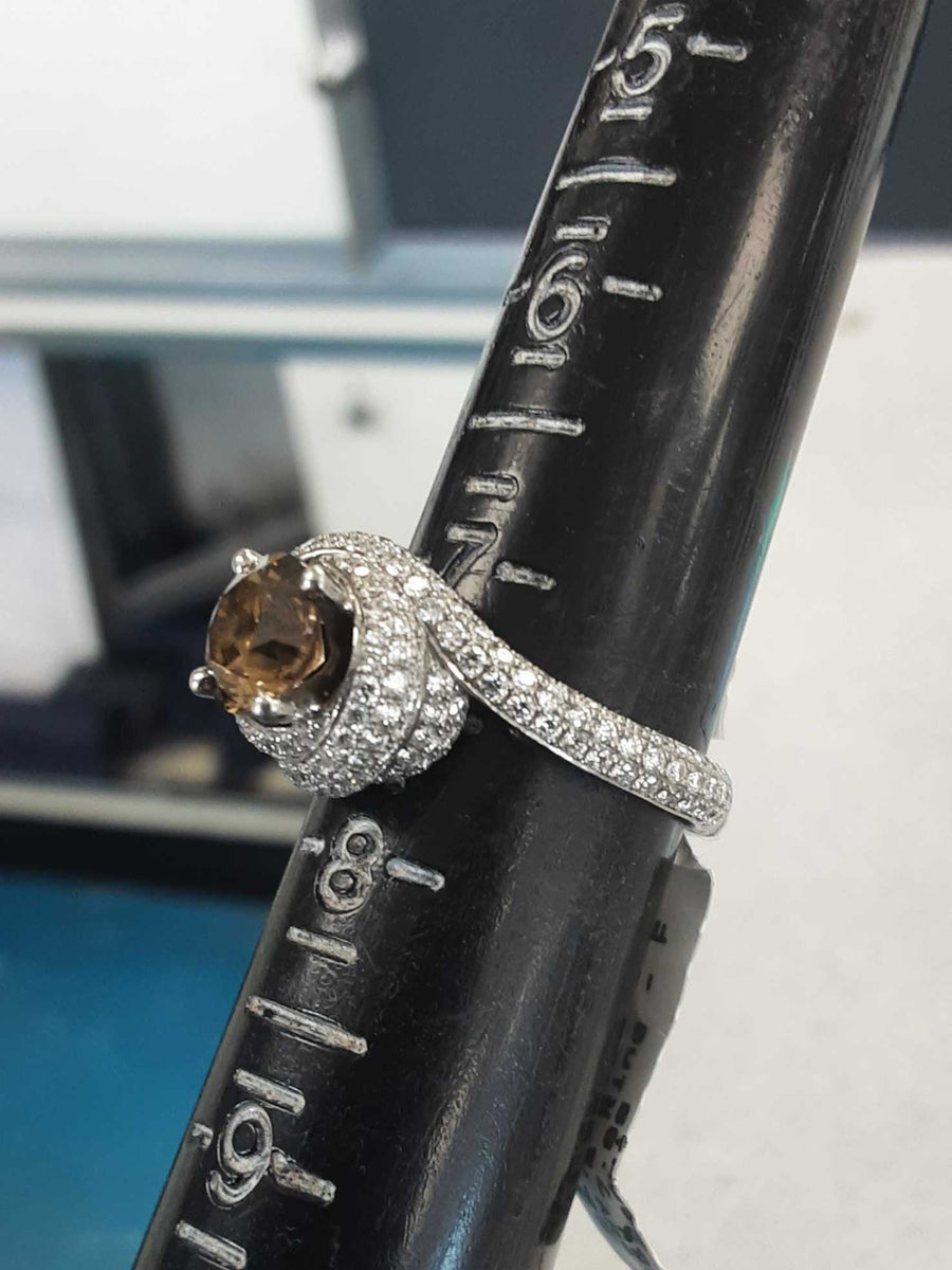 Women's Ring - Platinum 7.8 grams Size 7