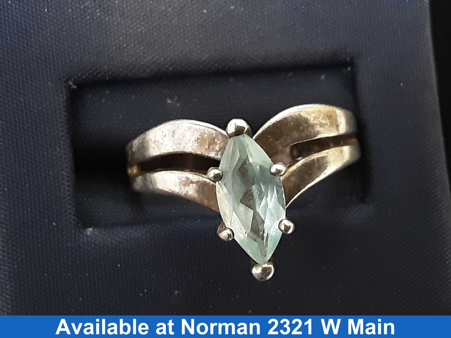 Women's Ring - Silver 3.8 grams Size 8