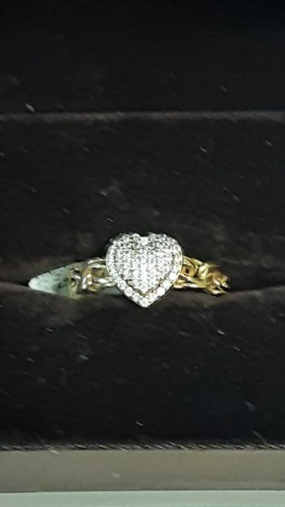 Women's Ring - Yellow Gold 10k (.417) 2.5 grams Size 7.5