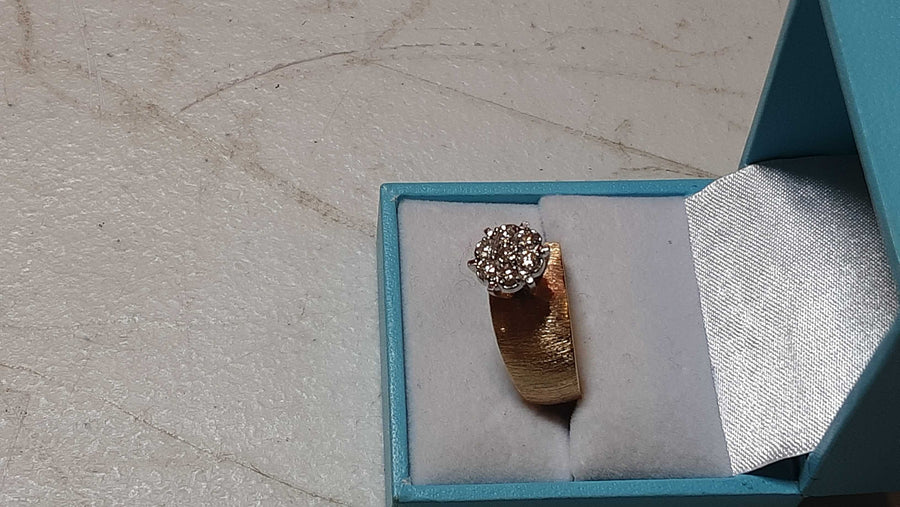 Women's Ring - Yellow Gold 14k (.585) 6.2 grams Size 9.5