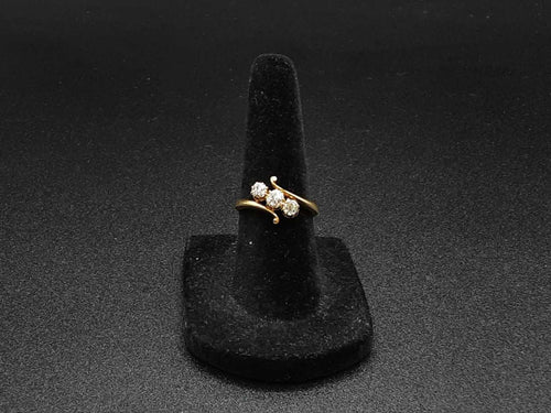 Women's Ring - Yellow Gold 14k (.585) 3.1 grams Size 5.5