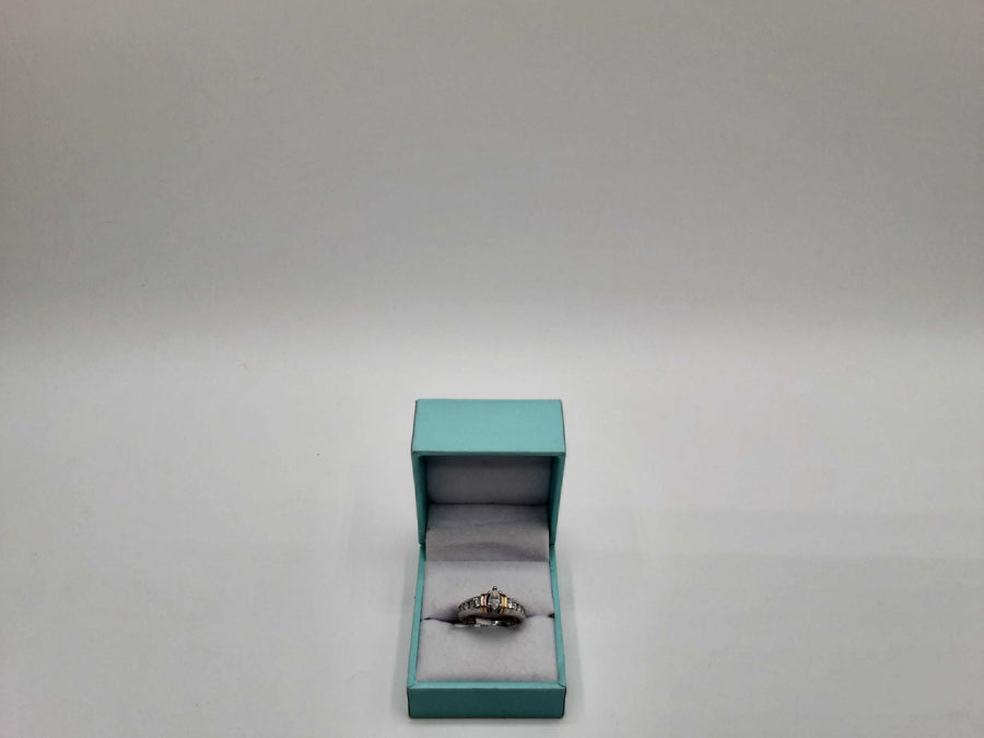 Women's Ring - White Gold 14k (.585) 5.5 grams Size 7