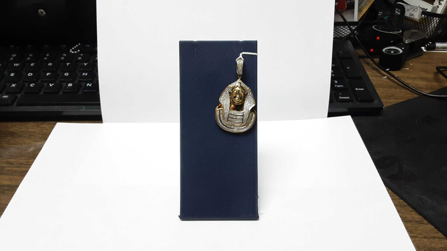 Religious Pendant - Yellow Gold 10k (.417) 10.3 grams